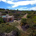 빌라 Hacienda Noa Grohote