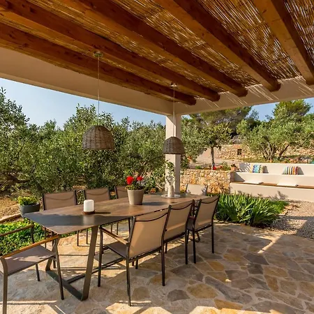 Hacienda Noa Vila Grohote